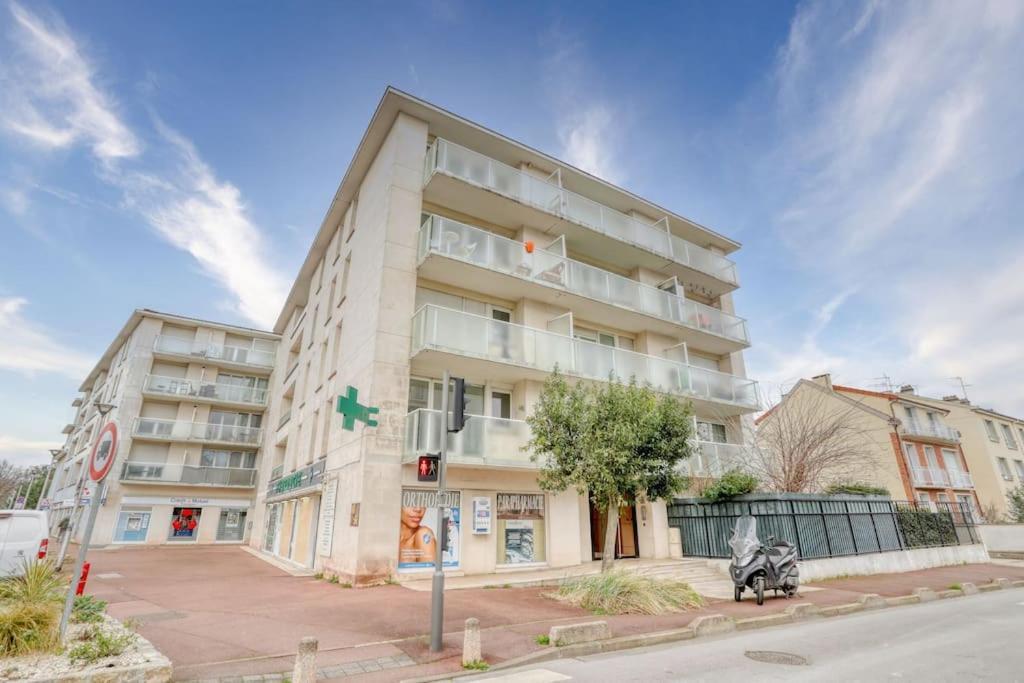 Le Majestic Blue - Metro 8/Hopital Henri Mondor Creteil Exterior photo
